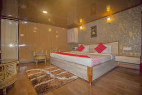 Hotel Everest Glory By OYO Rooms