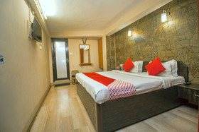 Hotel Everest Glory By OYO Rooms