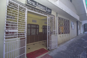 Hotel Everest Glory By OYO Rooms