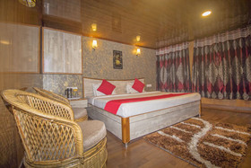 Hotel Everest Glory By OYO Rooms