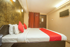 Hotel Everest Glory By OYO Rooms