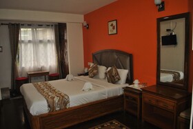 Kasturi Palace Darjeeling by Goroomgo