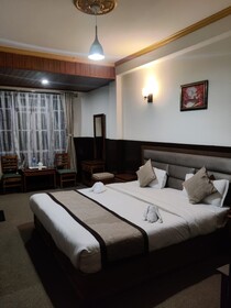 Kasturi Palace Darjeeling by Goroomgo