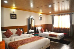 Kasturi Palace Darjeeling by Goroomgo