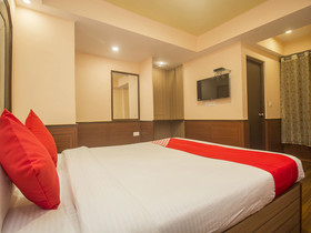 OYO 22296 New Amber Hotel
