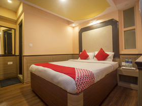 OYO 22296 New Amber Hotel