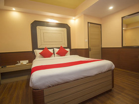 OYO 22296 New Amber Hotel
