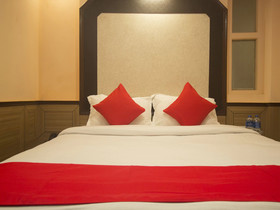 OYO 22296 New Amber Hotel