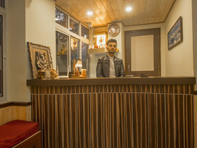 OYO 22296 New Amber Hotel