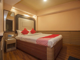 OYO 22296 New Amber Hotel
