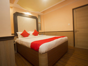 OYO 22296 New Amber Hotel
