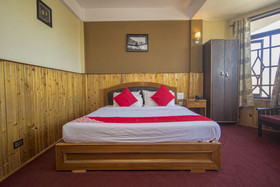 Roma Holiday Inn By OYO Rooms