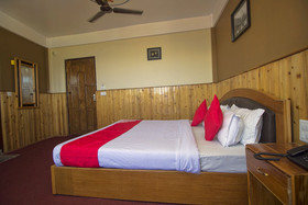 Roma Holiday Inn By OYO Rooms