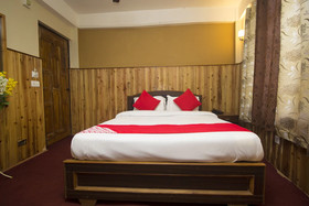 Roma Holiday Inn By OYO Rooms