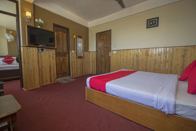 Roma Holiday Inn By OYO Rooms