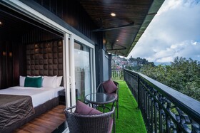 The West Gate Posada By Summit