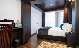 The West Gate Posada By Summit