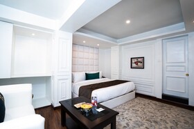 The West Gate Posada By Summit