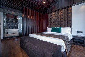 The West Gate Posada By Summit