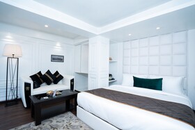 The West Gate Posada By Summit