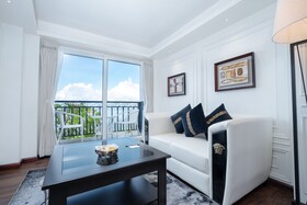 The West Gate Posada By Summit