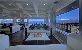 The West Gate Posada By Summit