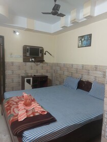 Prateek Residency by Goroomgo