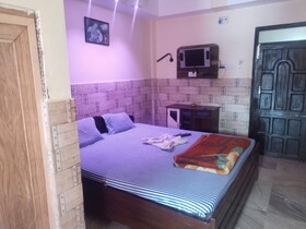 Prateek Residency by Goroomgo