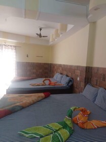 Prateek Residency by Goroomgo