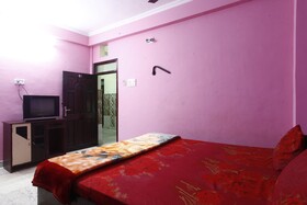 Prateek Residency by Goroomgo