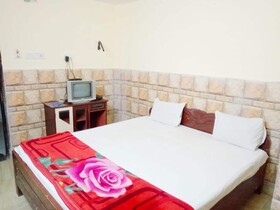 Prateek Residency by Goroomgo