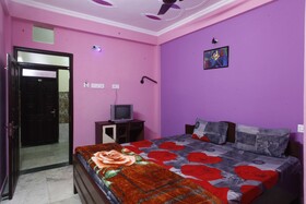 Prateek Residency by Goroomgo