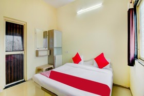 Devgiri Lodge by OYO Rooms