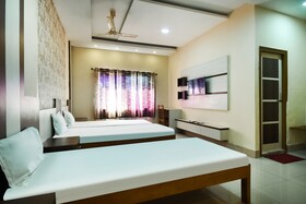 Akash Guest House by OYO Rooms