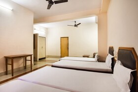 Akash Guest House by OYO Rooms
