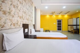 Akash Guest House by OYO Rooms