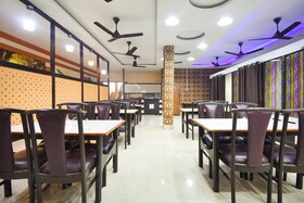 Akash Guest House by OYO Rooms