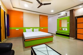 Akash Guest House by OYO Rooms