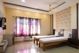Akash Guest House by OYO Rooms