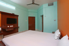 Royal Bangal by OYO Rooms