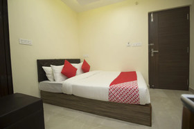 Silver Crescent By OYO Rooms