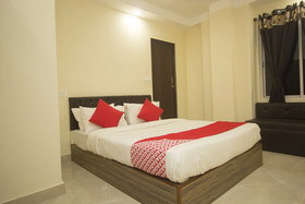 Silver Crescent By OYO Rooms