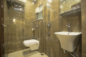 Silver Crescent By OYO Rooms