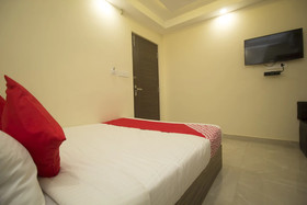 Silver Crescent By OYO Rooms