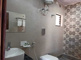 Hotel Dayal International