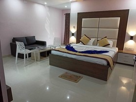 Hotel Dayal International