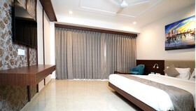 Swarna Hotel & Resort