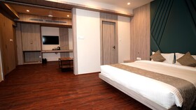 Swarna Hotel & Resort
