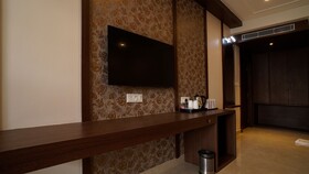 Swarna Hotel & Resort