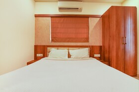 Dream Plaza By FabHotel